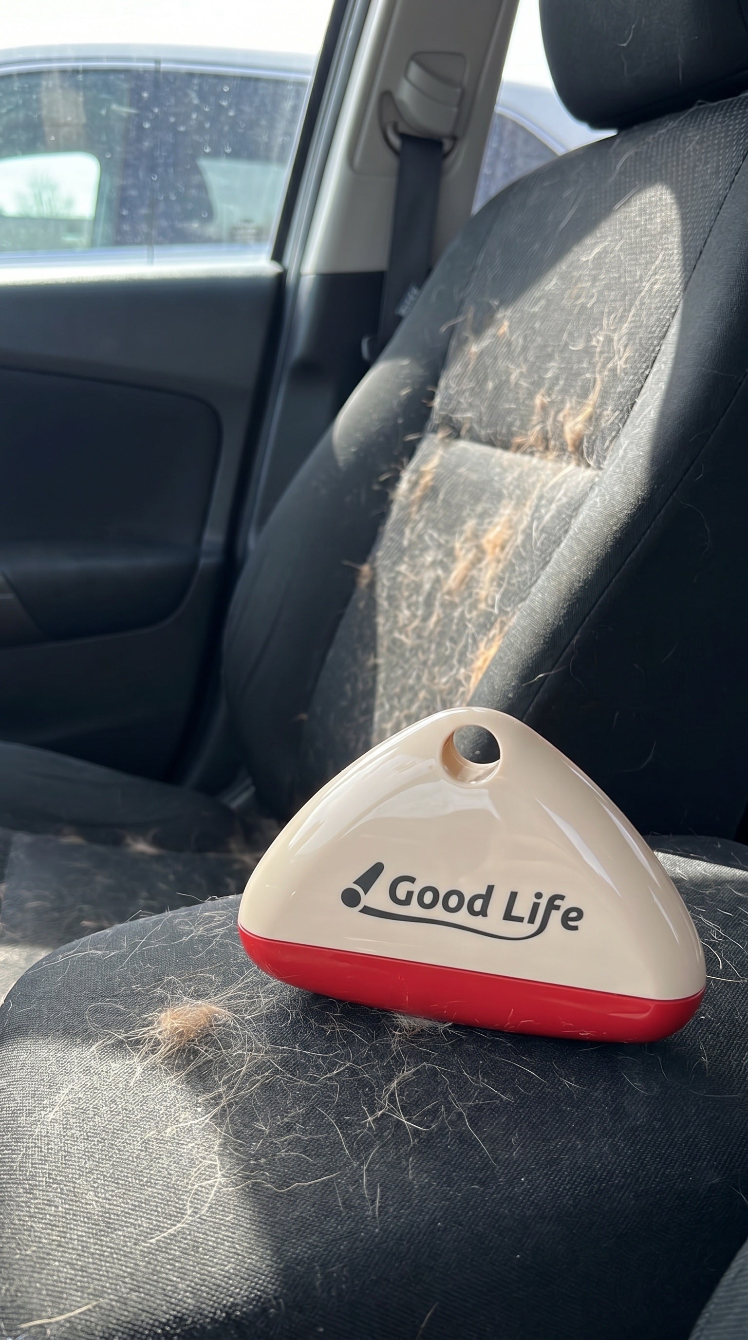 Car-seat touch-up with FurSweep